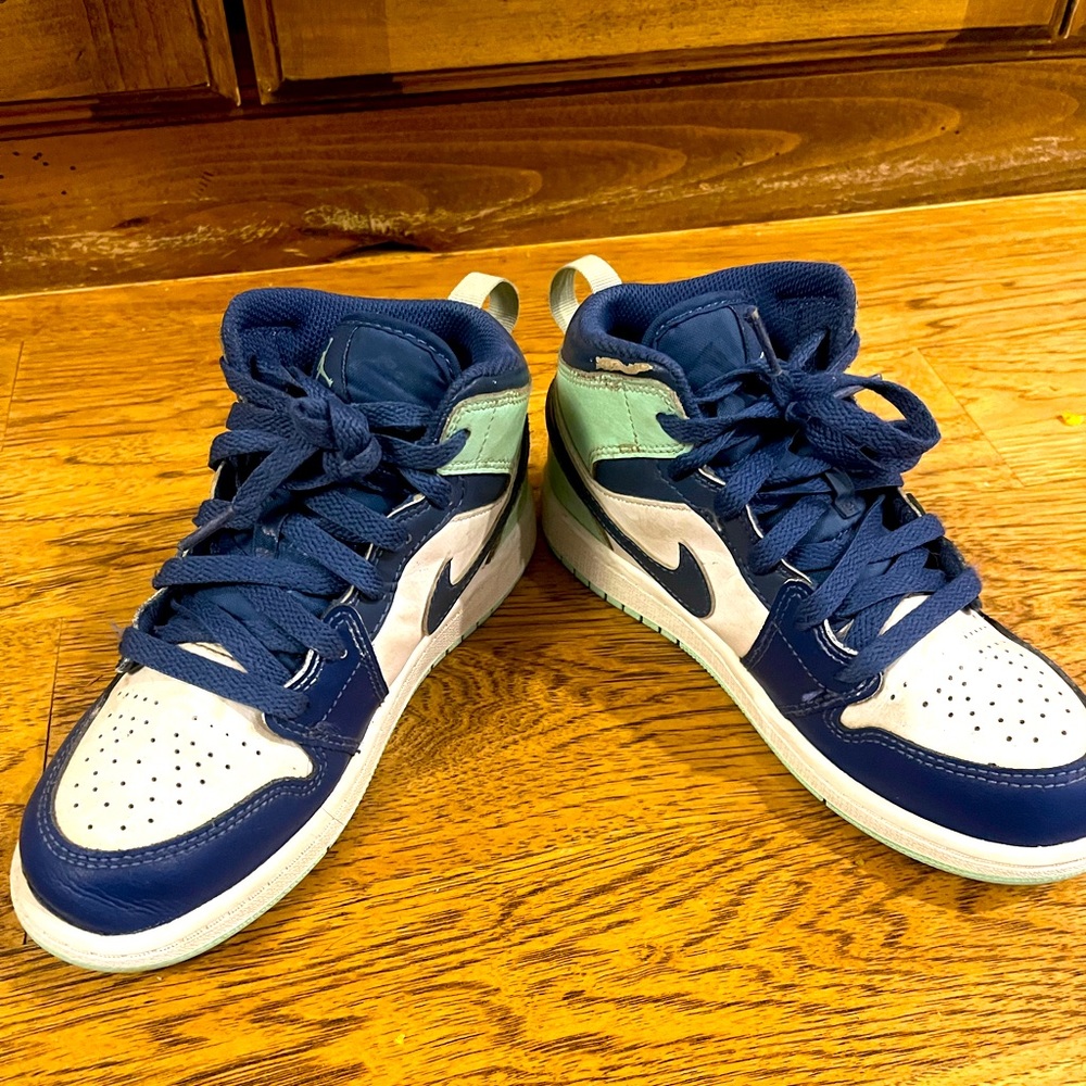 Nike Air Jordan 1 Mid GS “Blue Mint” (Youth 2)